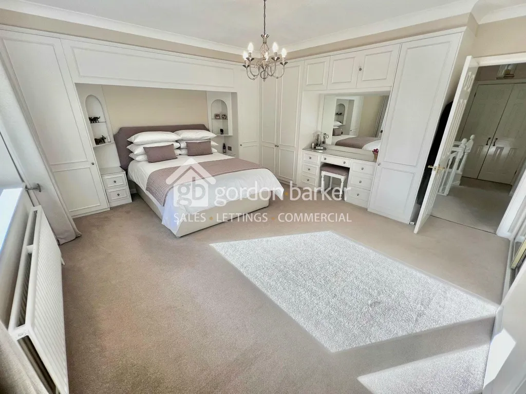 Queens Park Avenue, Bournemouth, BH8 9HA, photo 13