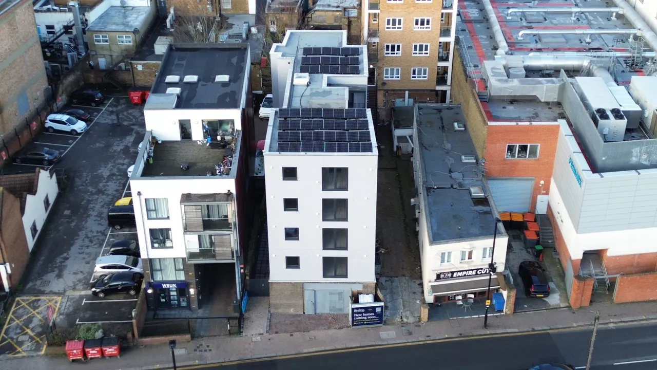 Hanworth Road, Hounslow, TW3, photo 4