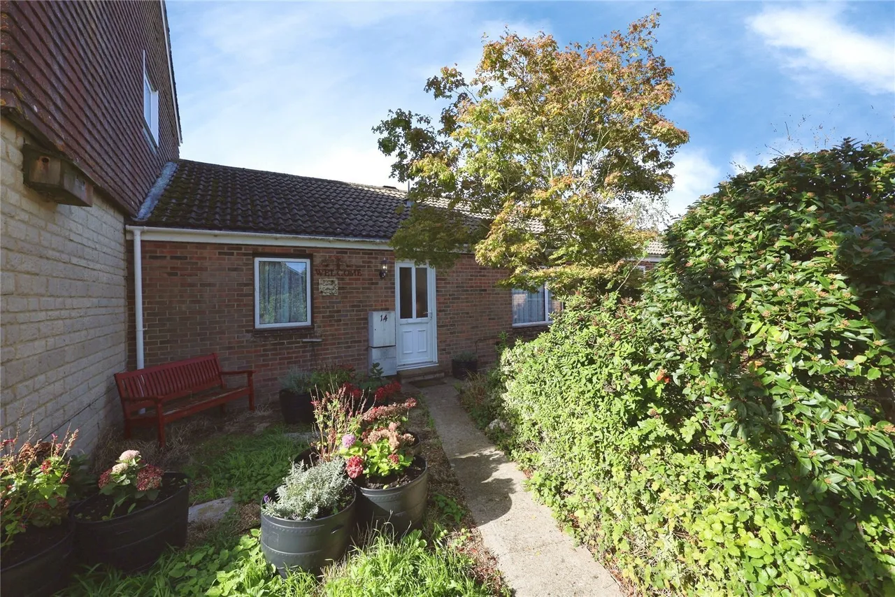 Fleet Way, Shalfleet, PO30, photo 4
