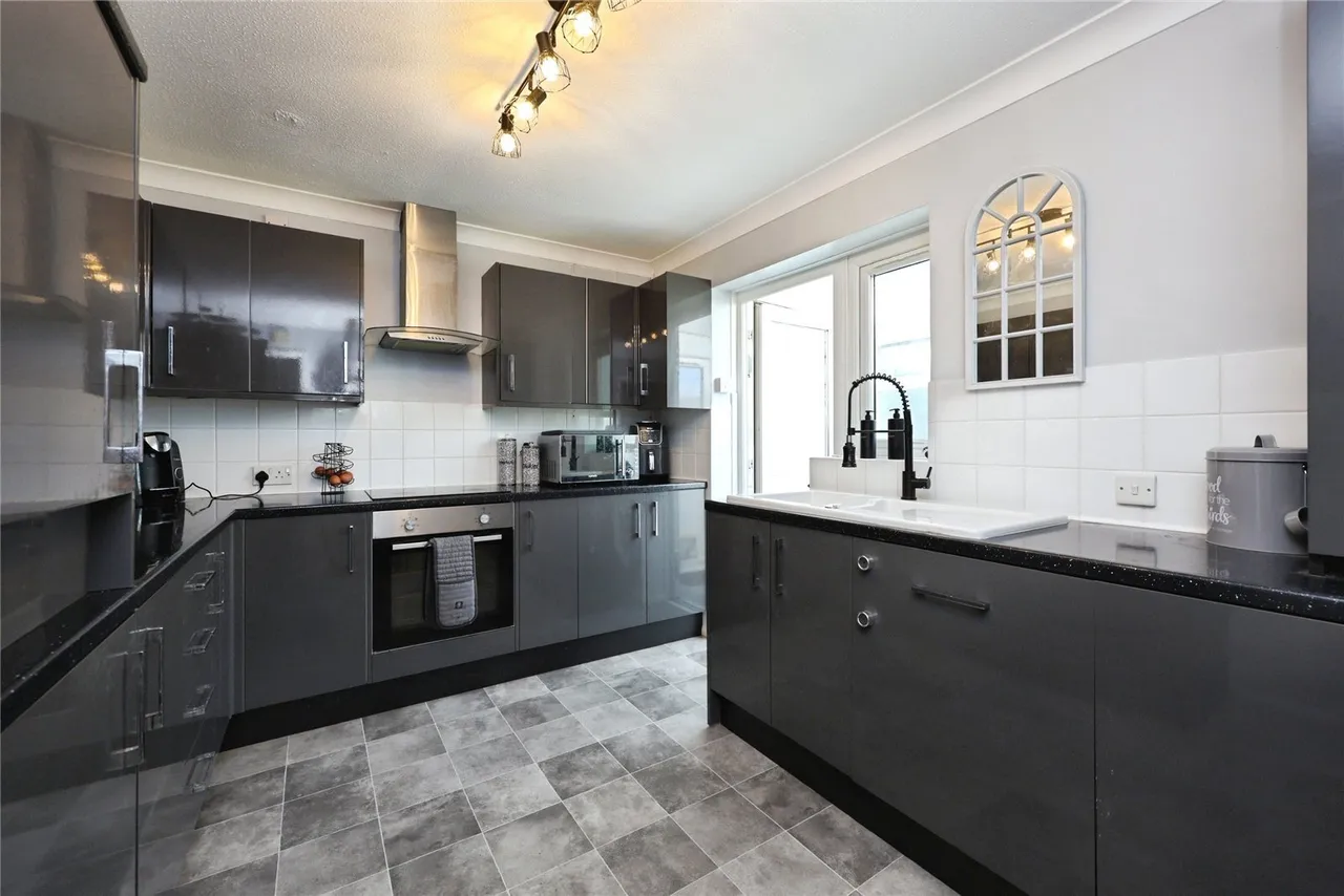 Fleet Way, Shalfleet, PO30, photo 5