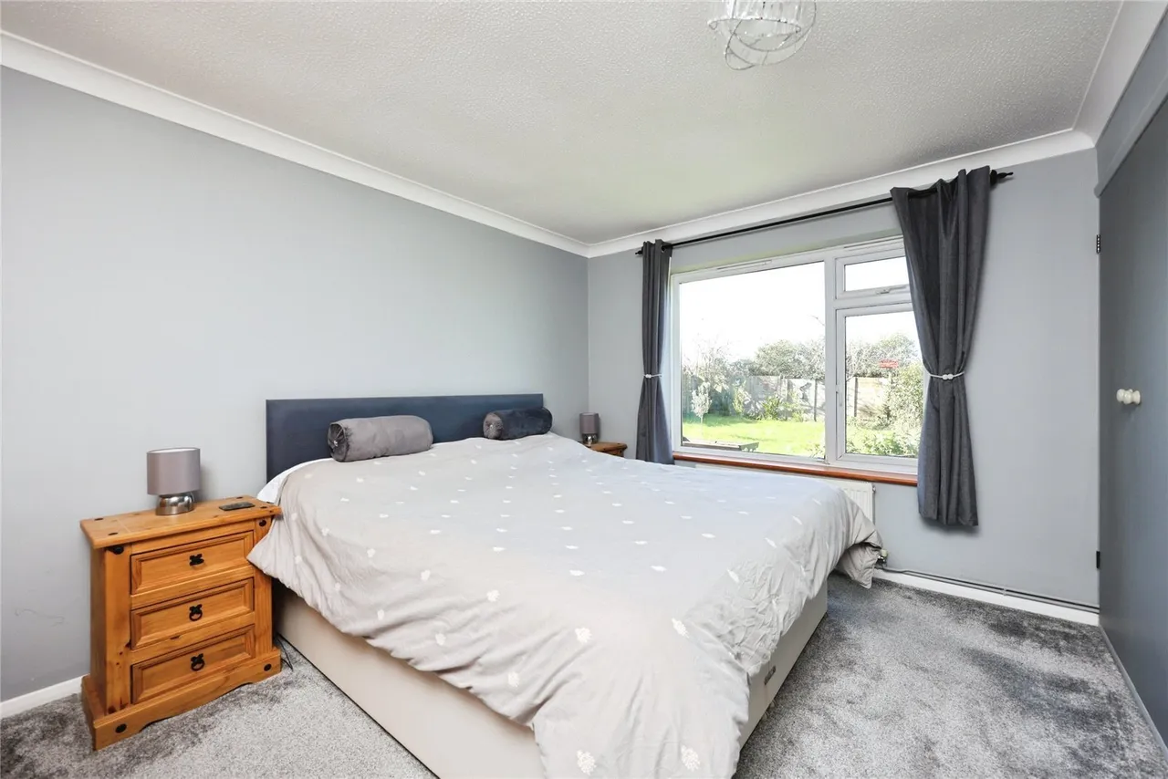 Fleet Way, Shalfleet, PO30, photo 8