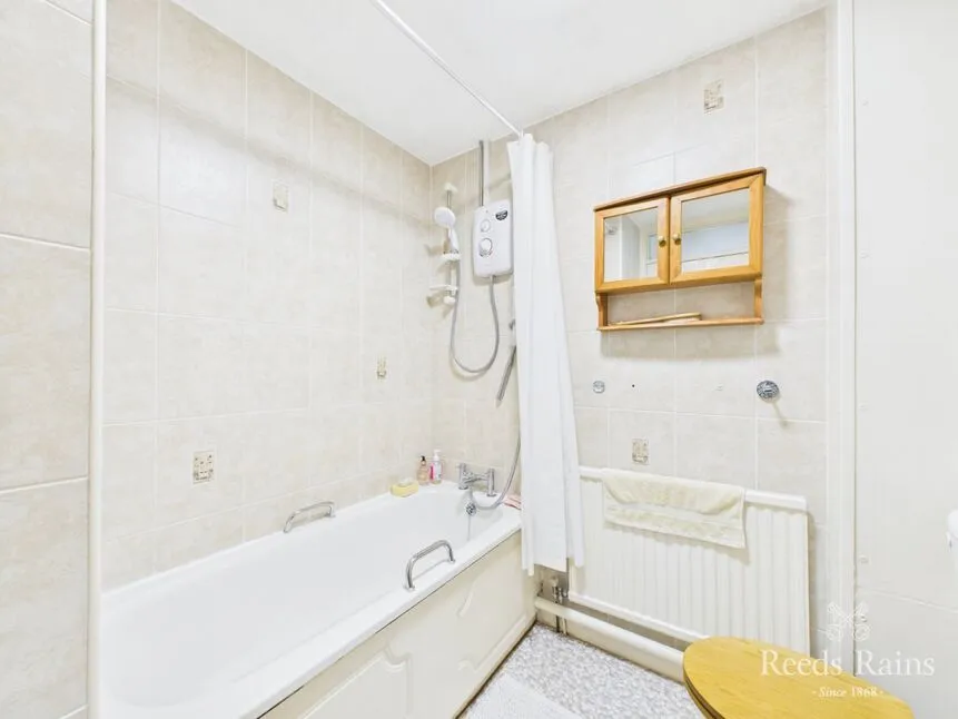 Victoria Road, YO11, photo 7