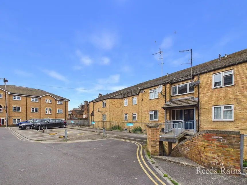 Victoria Road, YO11, photo 6