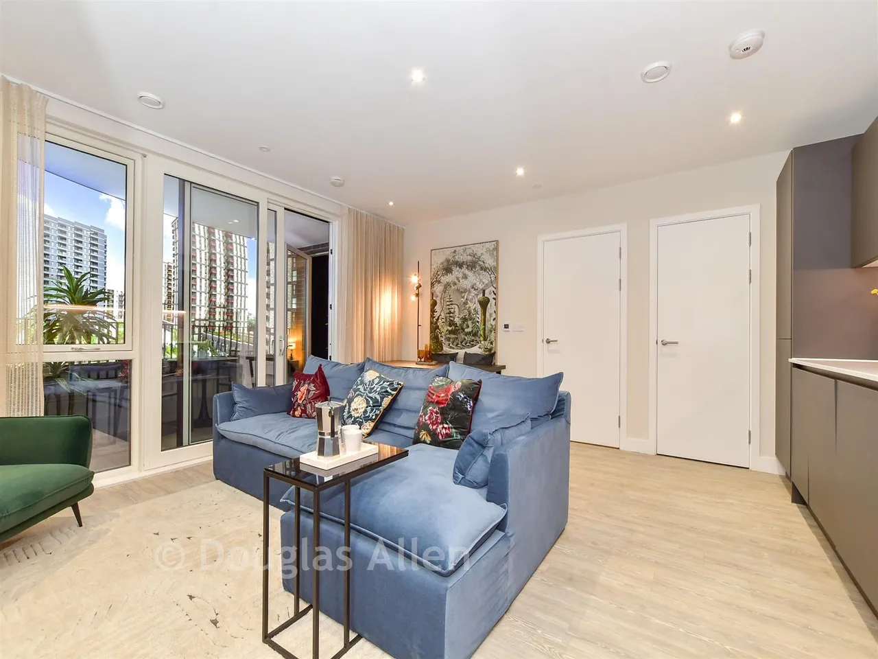 2 bed flat for sale, Kent Avenue, Dagenham, RM9