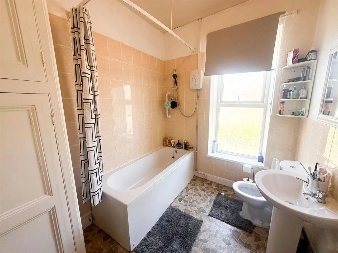 Main Street, Cross Hills, BD20 8TT, photo 8