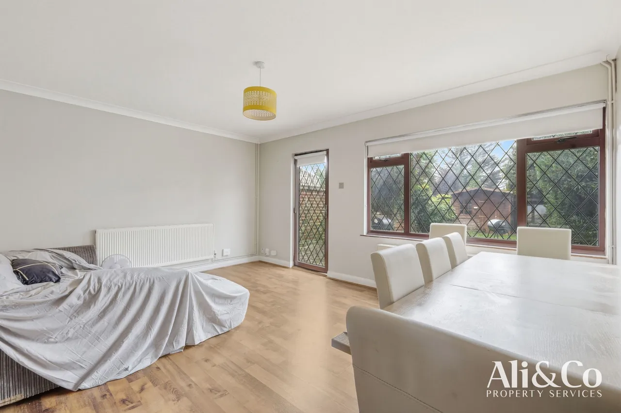 Waverley Gardens, Grays, Essex, RM16 2TJ, photo 7