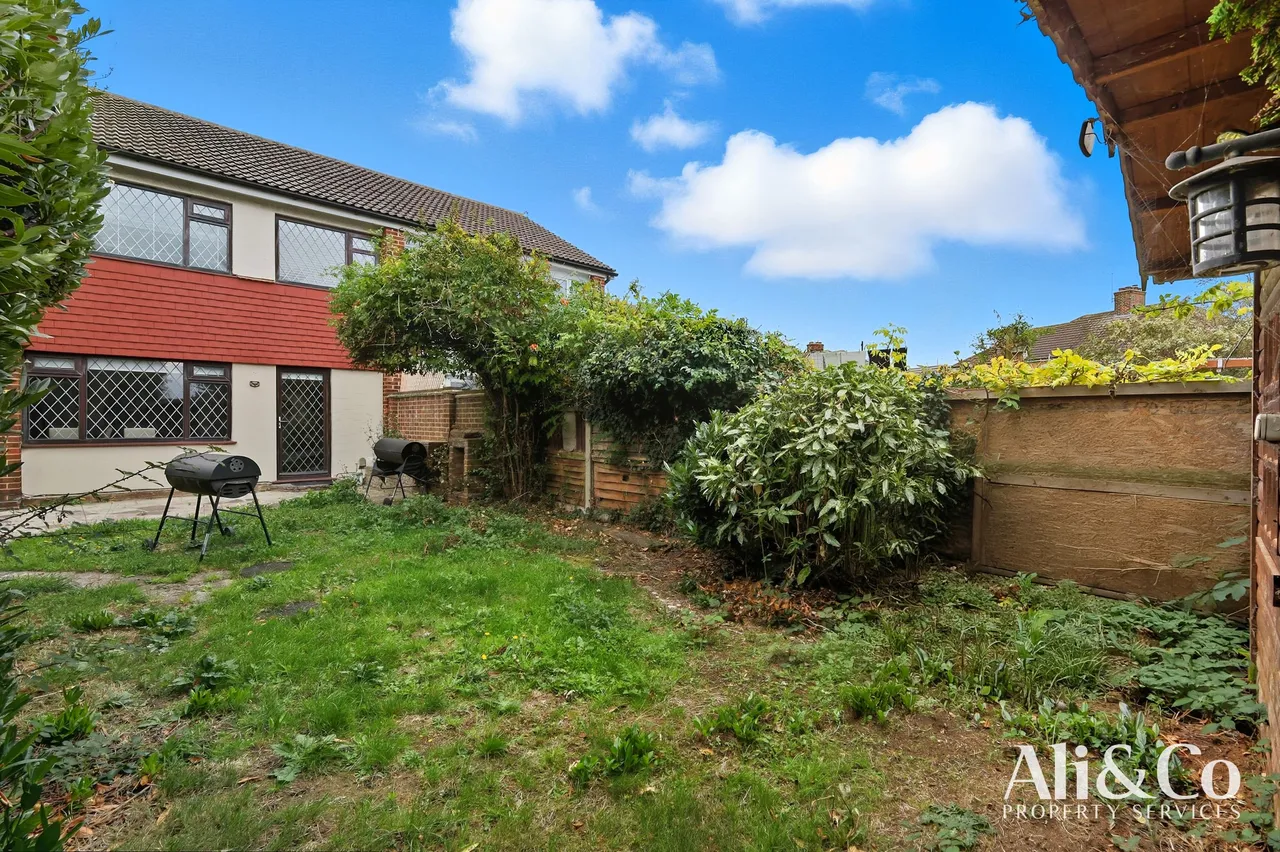 Waverley Gardens, Grays, Essex, RM16 2TJ, photo 19