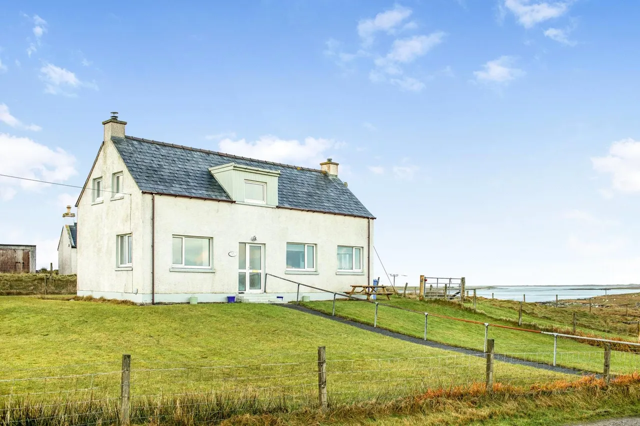 3 bed house for sale — Park Cottage, Claddach Illeray, Isle of North Uist, Eilean Siar, HS6 5ES