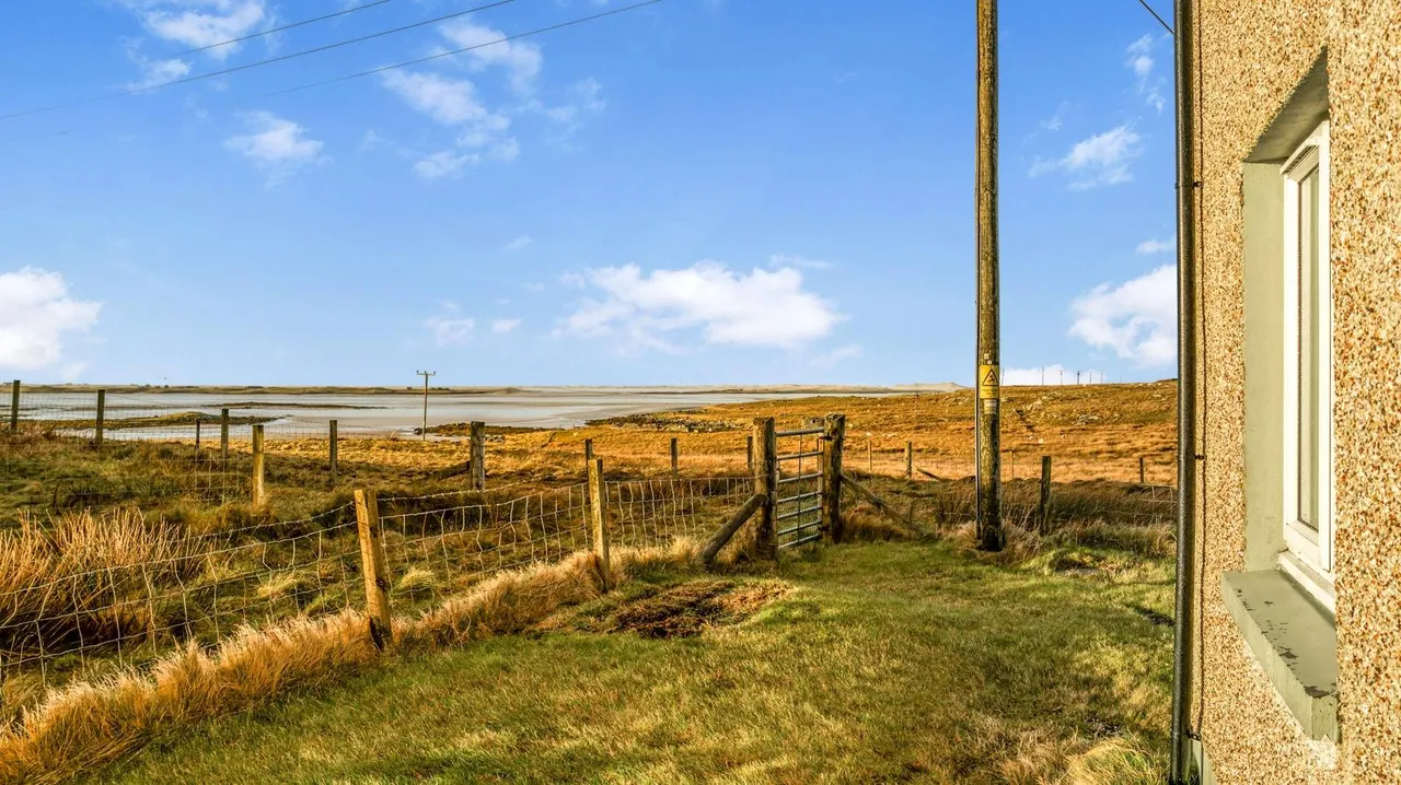 Park Cottage, Claddach Illeray, Isle of North Uist, Eilean Siar, HS6 5ES, photo 30
