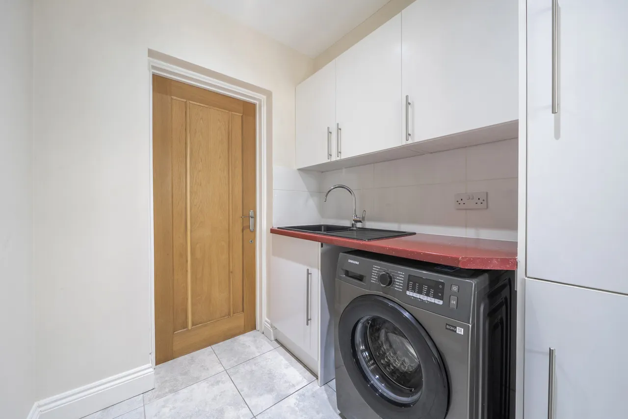 Wood Lane Close, Iver, SL0, photo 13