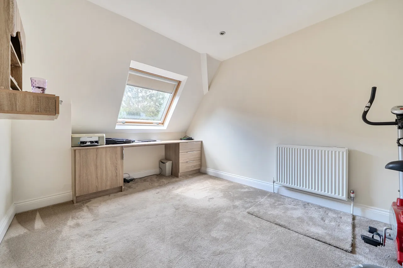 Wood Lane Close, Iver, SL0, photo 19