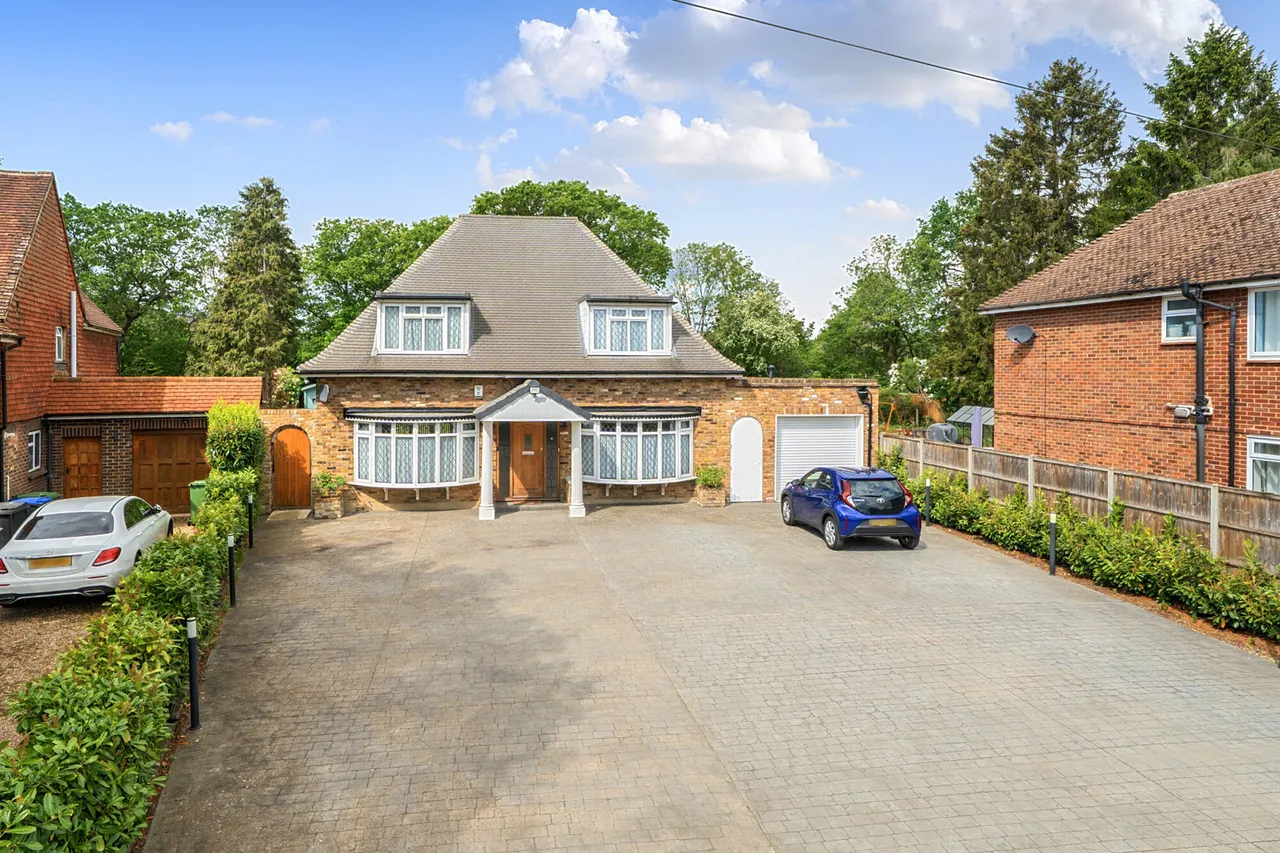 5 bed house for sale, Wood Lane Close, Iver, SL0