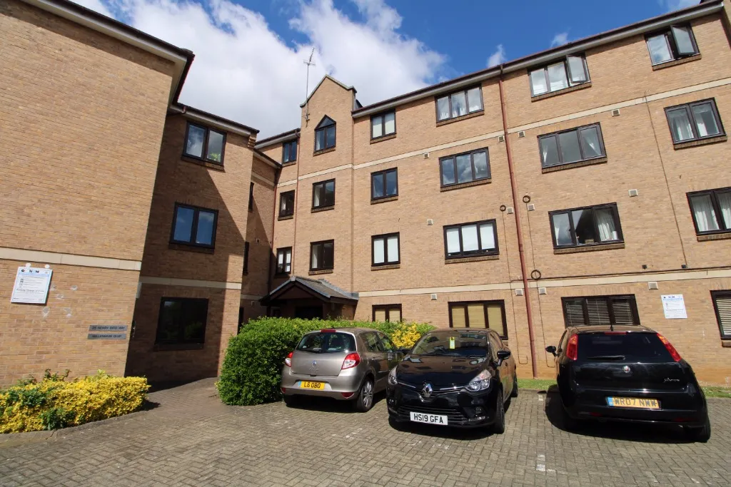 2 bed flat to rent, Henry Bird Way, Southbridge, NN4