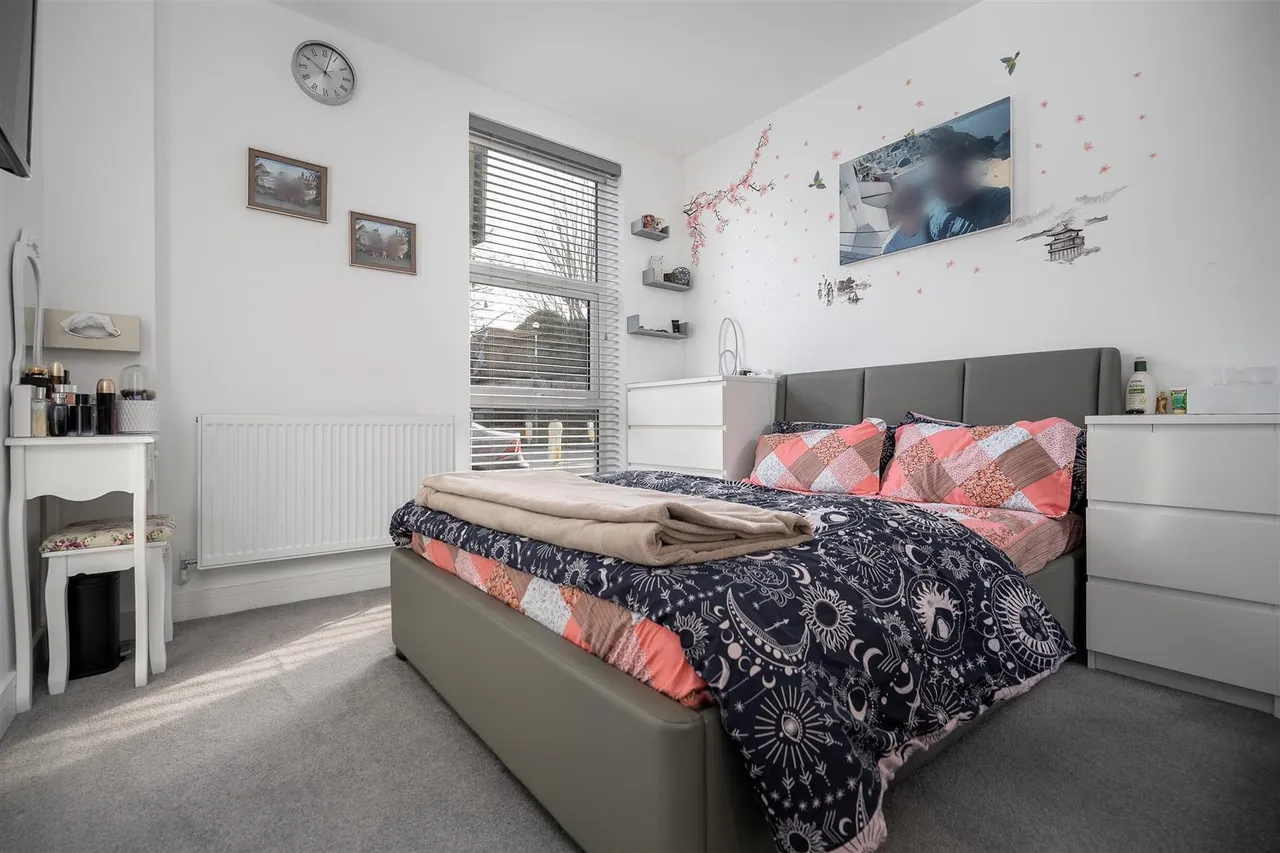 Meadowlea Close, Harmondsworth, UB7, photo 6