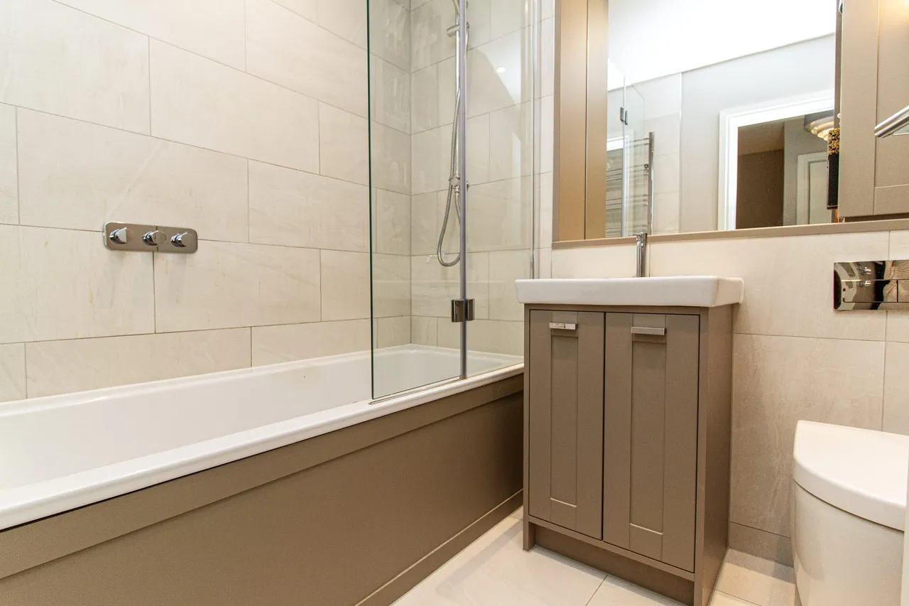 Red Cedar Avenue, Fleet, GU51 3HB, photo 16
