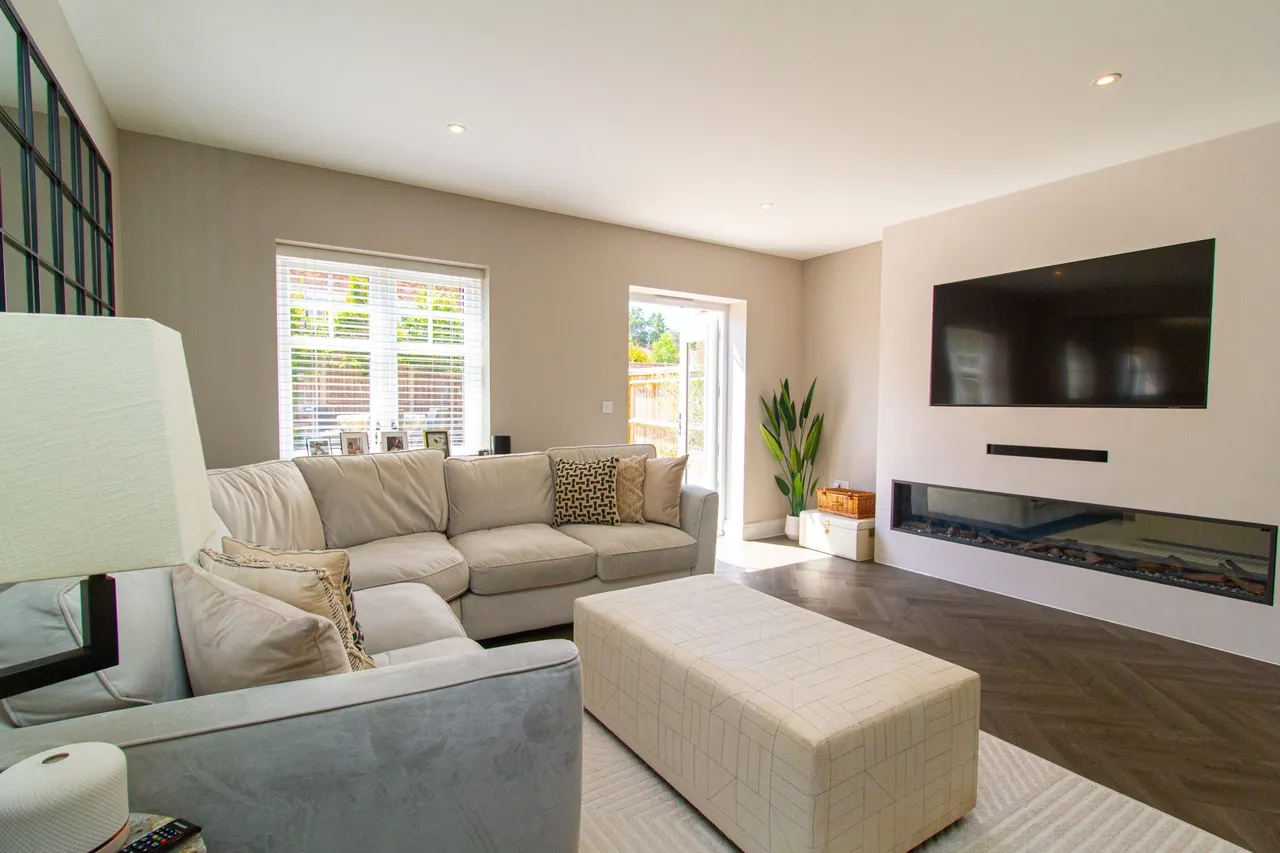 Red Cedar Avenue, Fleet, GU51 3HB, photo 4