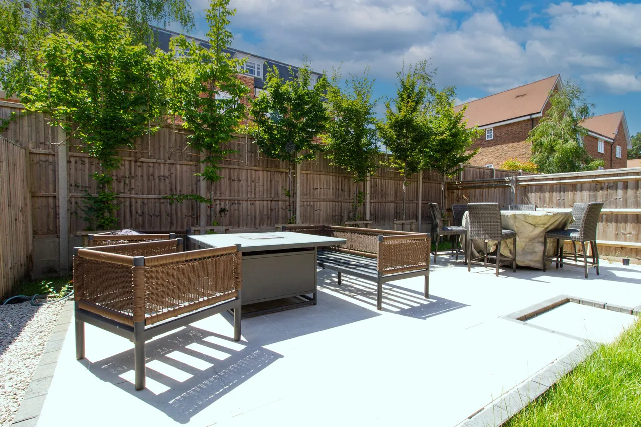 Red Cedar Avenue, Fleet, GU51 3HB, photo 18