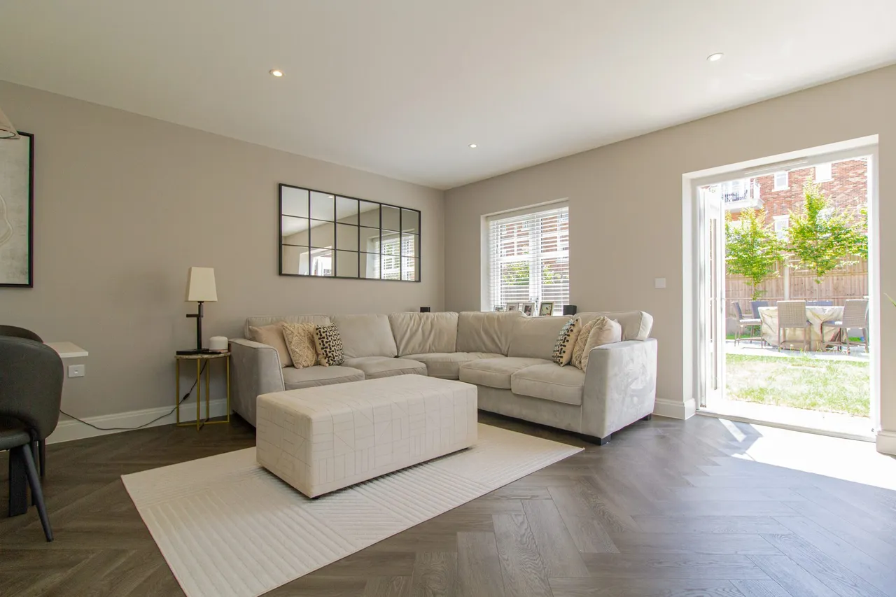 Red Cedar Avenue, Fleet, GU51 3HB, photo 2
