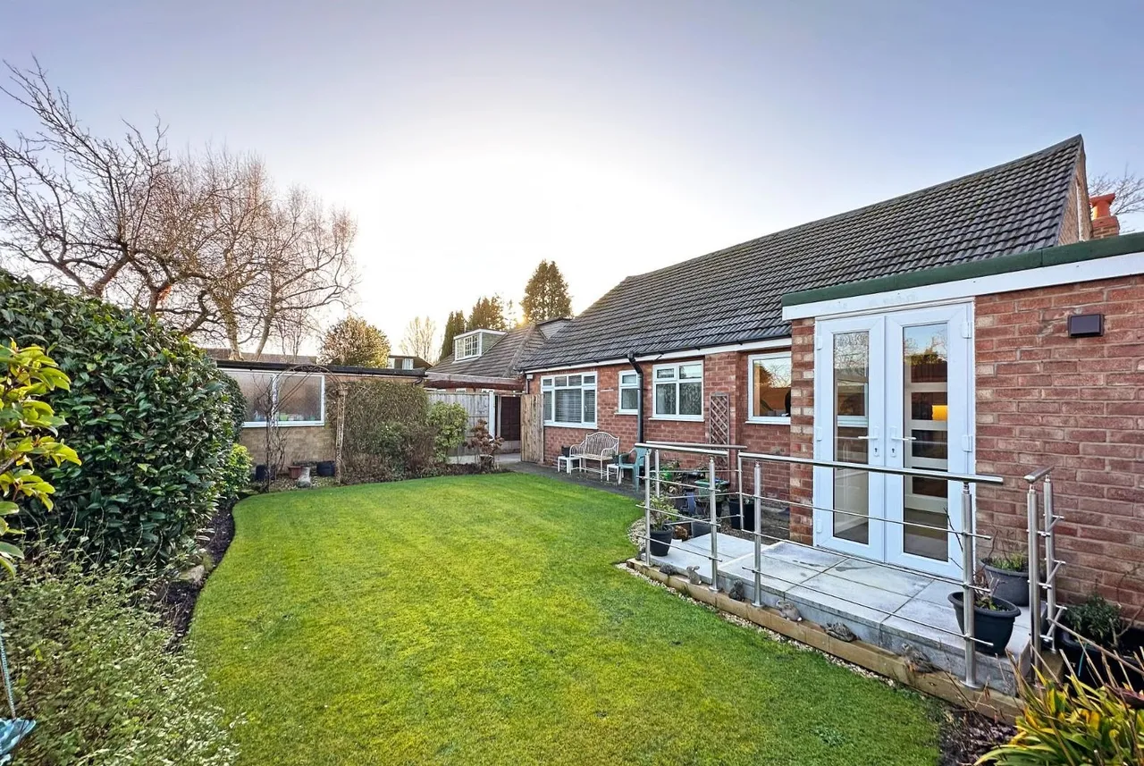 Cottrell Road, Hale Barns, Cheshire WA15 0RT, photo 22