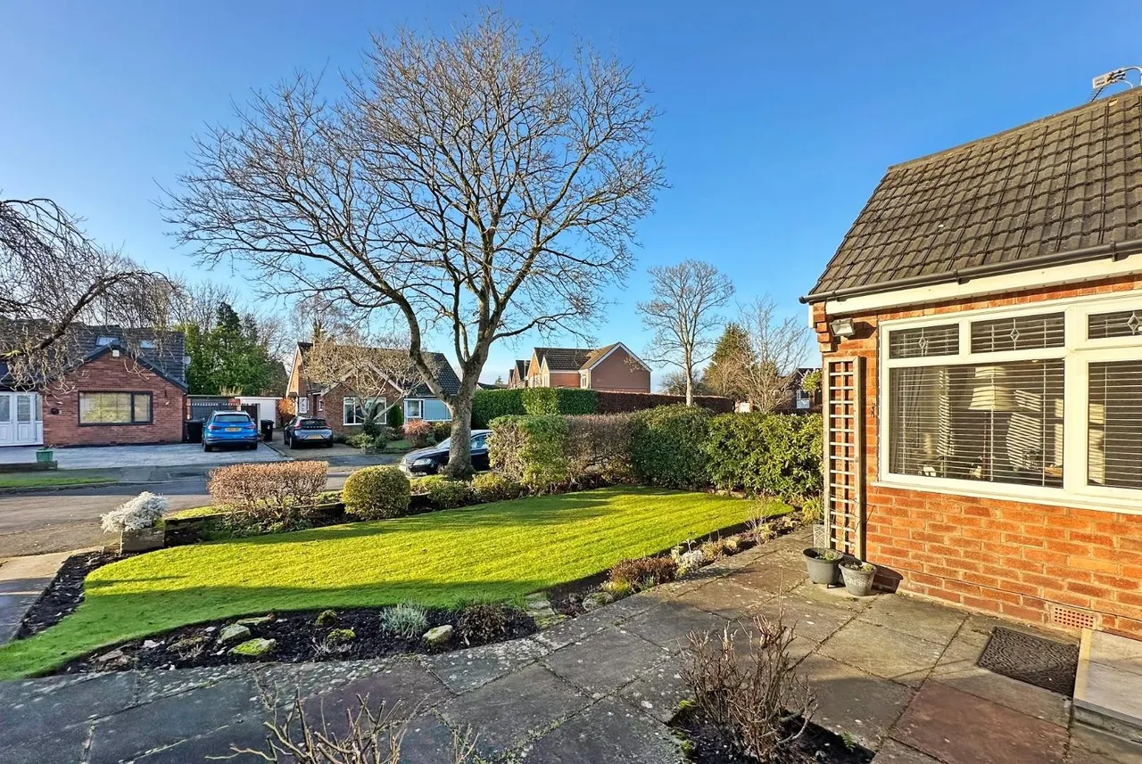 Cottrell Road, Hale Barns, Cheshire WA15 0RT, photo 25