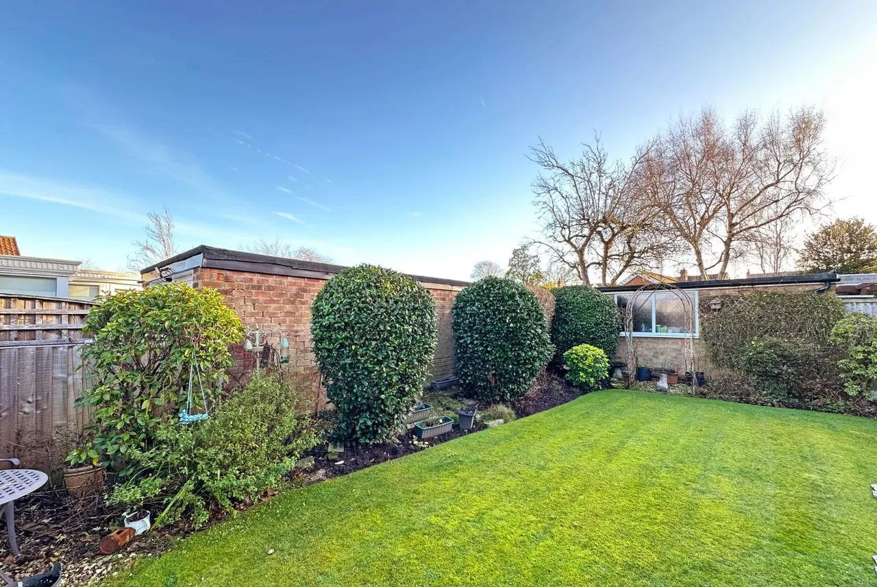 Cottrell Road, Hale Barns, Cheshire WA15 0RT, photo 21