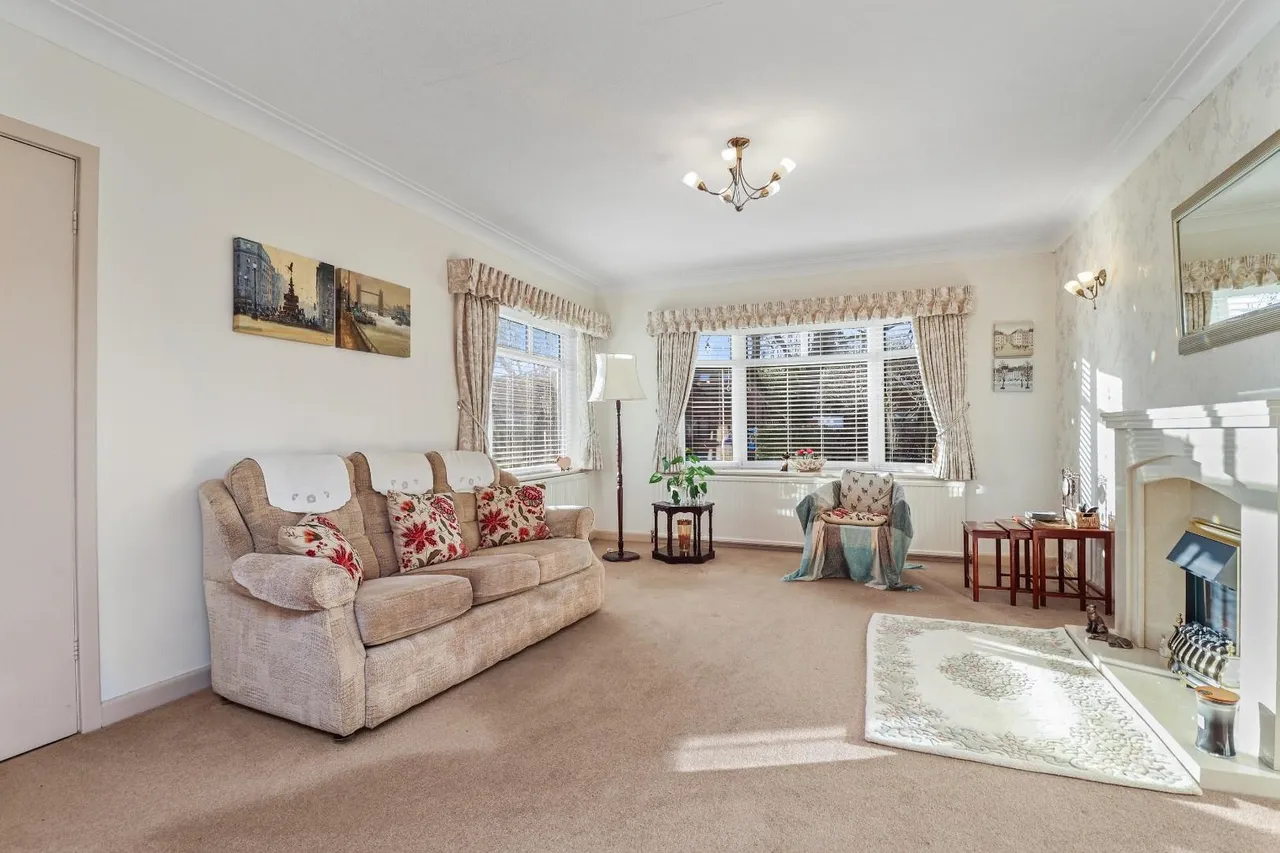 Cottrell Road, Hale Barns, Cheshire WA15 0RT, photo 5