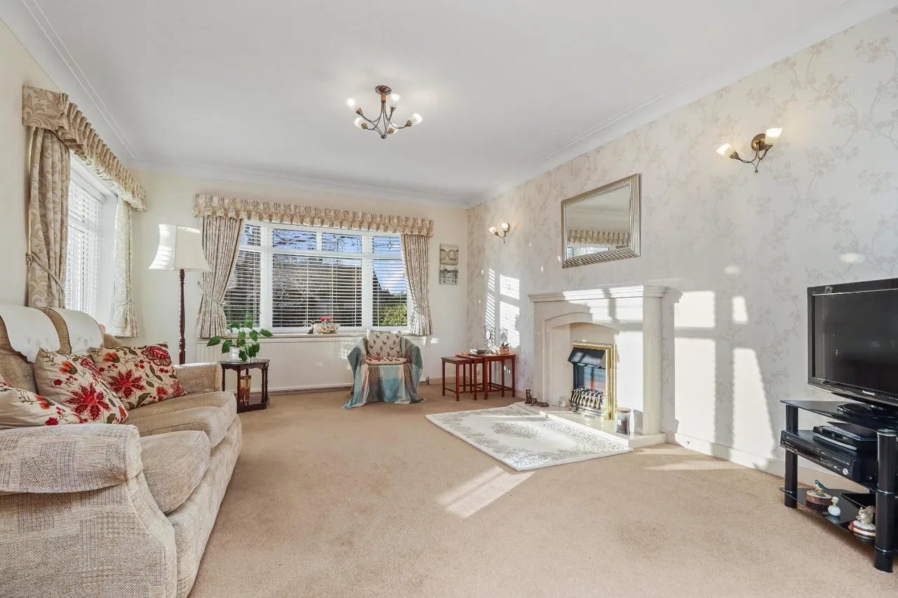Cottrell Road, Hale Barns, Cheshire WA15 0RT, photo 2