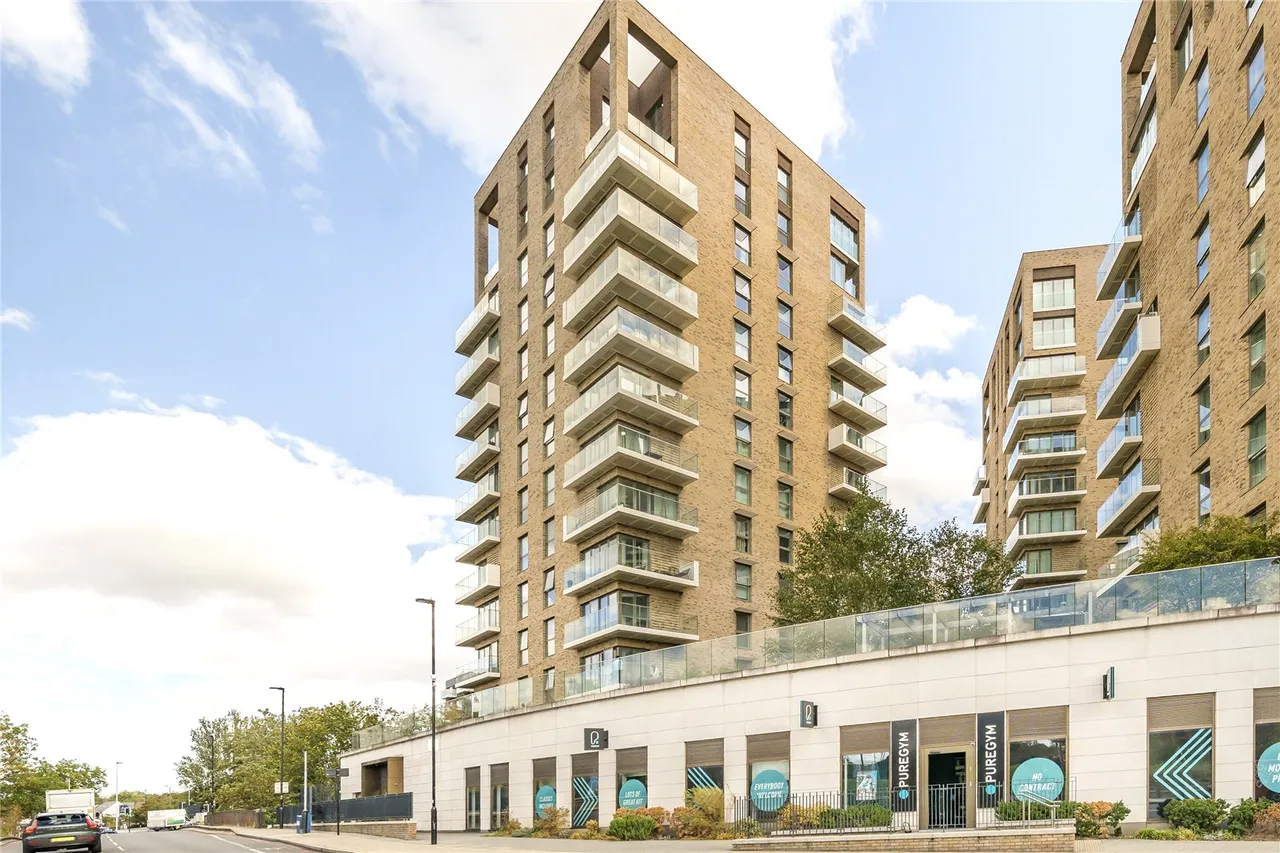 2 bed flat to rent, Kidbrooke Park Road, London, SE3