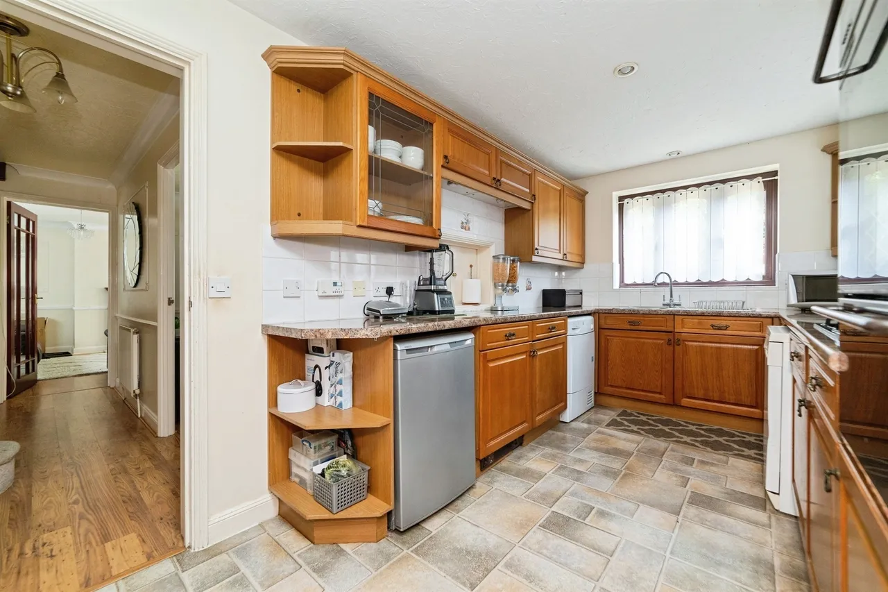 Wheatlands, Chells Manor, SG2, photo 13