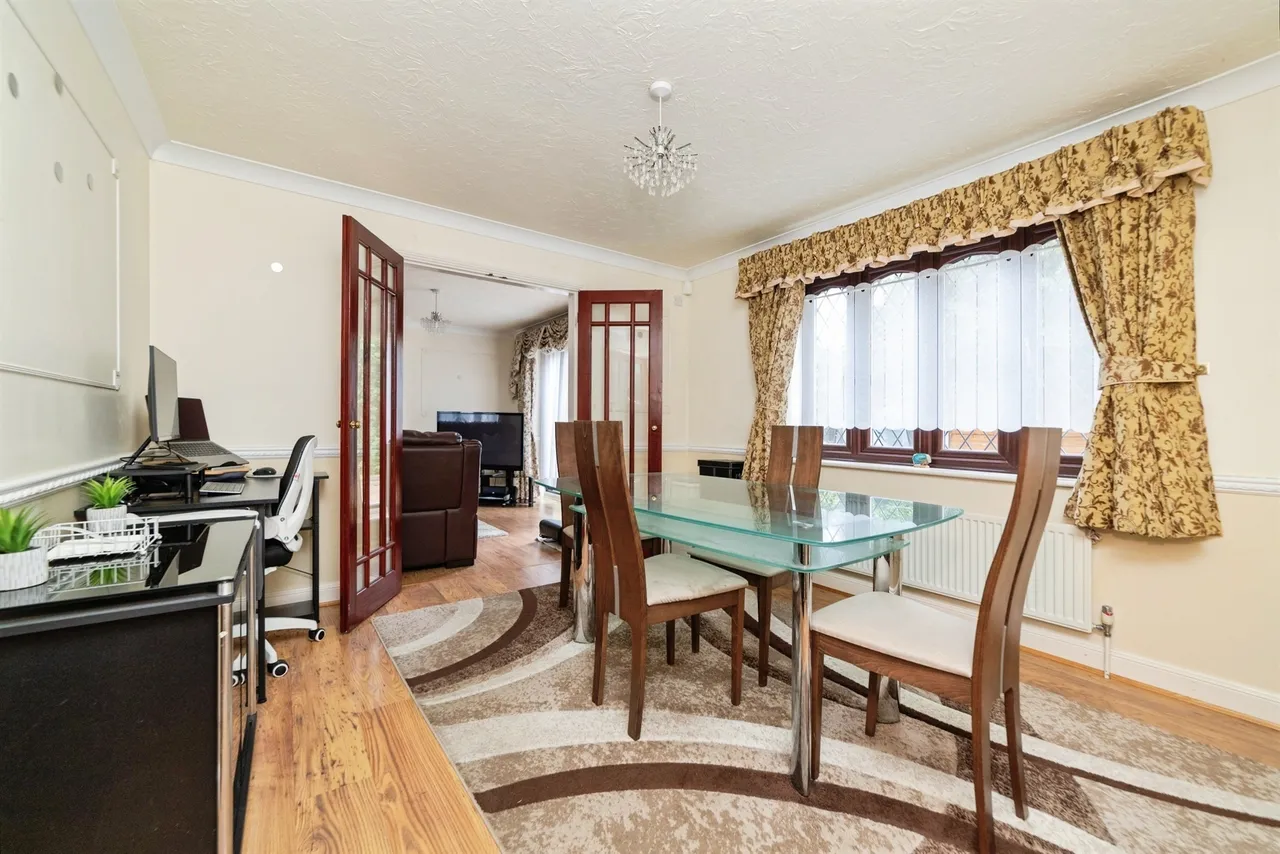 Wheatlands, Chells Manor, SG2, photo 9