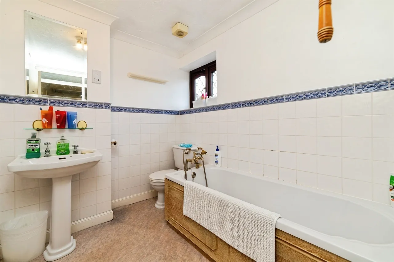 Wheatlands, Chells Manor, SG2, photo 8