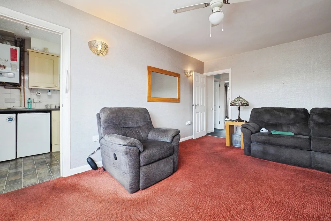 Brookthorpe Way, Silverdale, Nottingham, NG11, photo 5