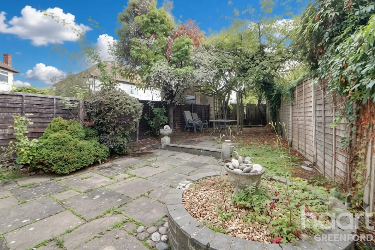 Ferrymead Gardens, Greenford, UB6, photo 2