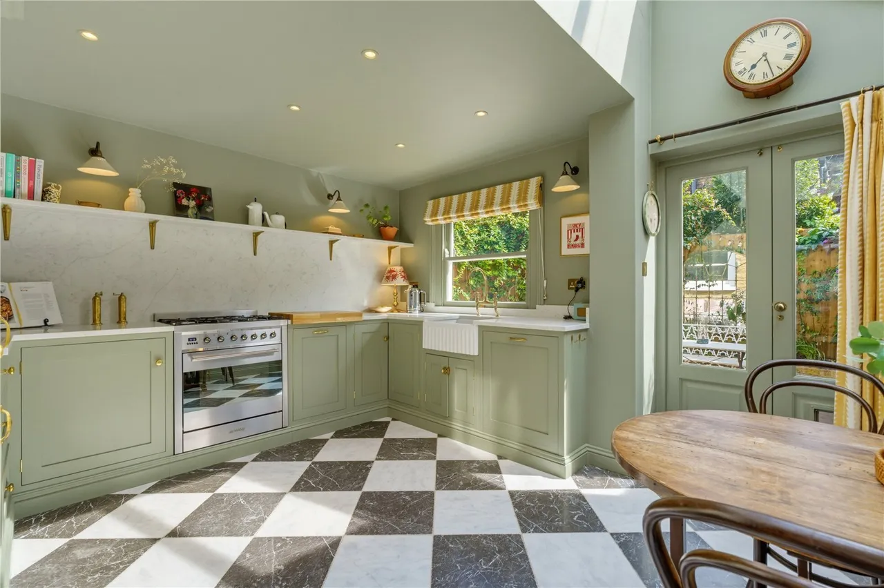Morrison Street, London, SW11, photo 2
