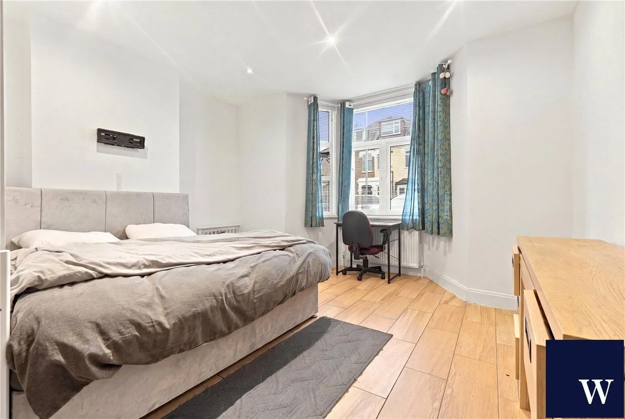 2 bed flat to rent, Station Road, Finchley, N3