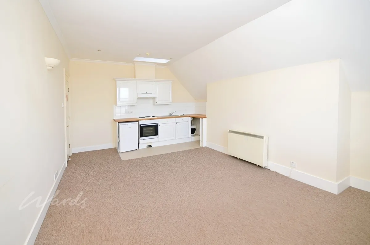 2 bed flat to rent, Castle Hill Rochester, ME1