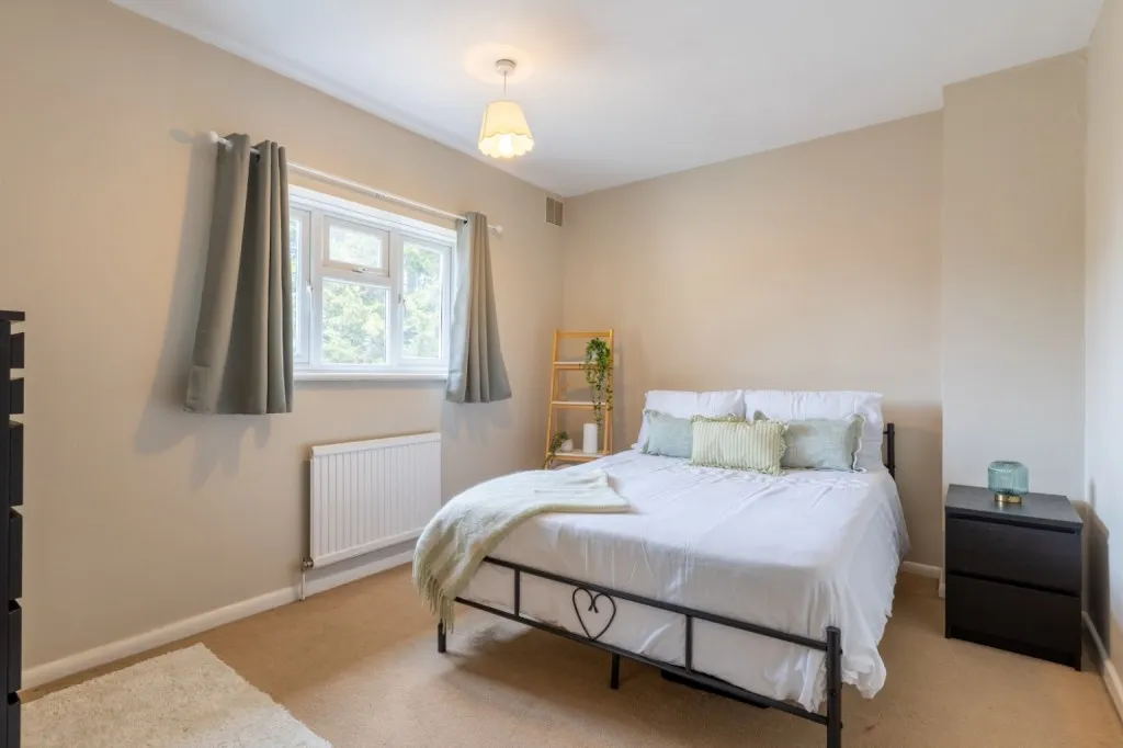 Taunton Vale, Gravesend, DA12, photo 4