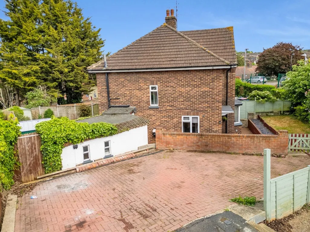 Taunton Vale, Gravesend, DA12, photo 17