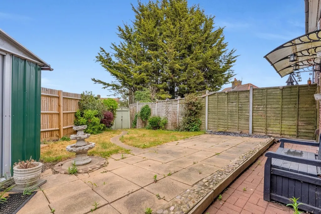 Taunton Vale, Gravesend, DA12, photo 13