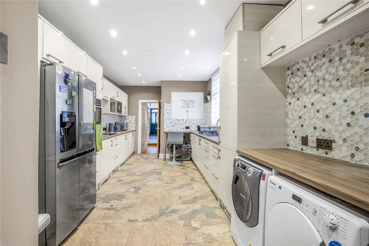 Pendle Road, Furzedown, photo 11
