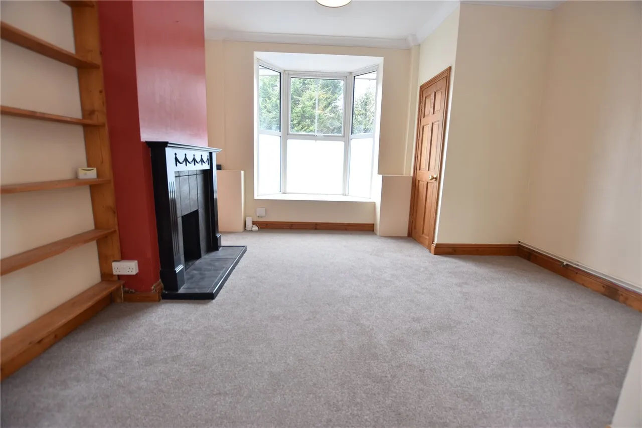 Elm Grove Road, Farnborough, Hampshire, GU14 7RD, photo 4