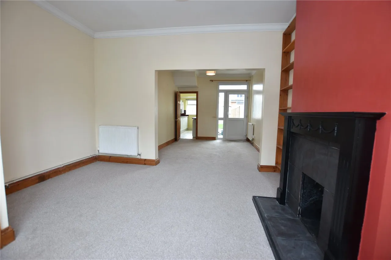 Elm Grove Road, Farnborough, Hampshire, GU14 7RD, photo 2