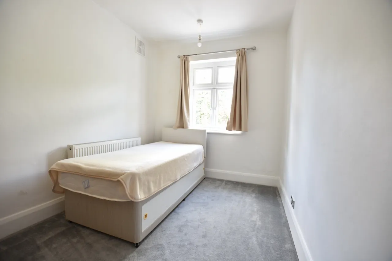 Crown Woods Way, Eltham, SE9 2NJ, photo 9