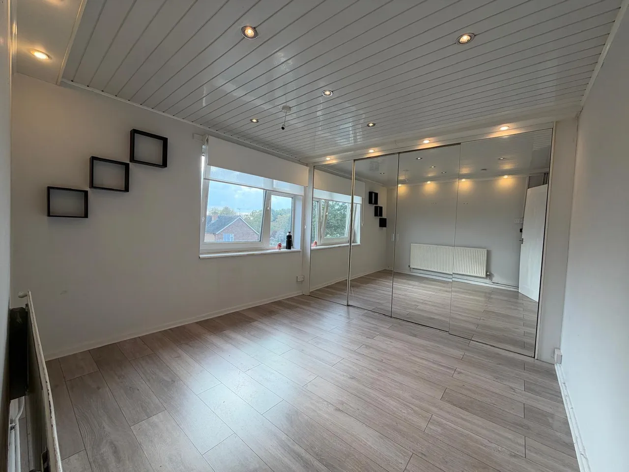 2 bed flat to rent, Downfield Road, EN8