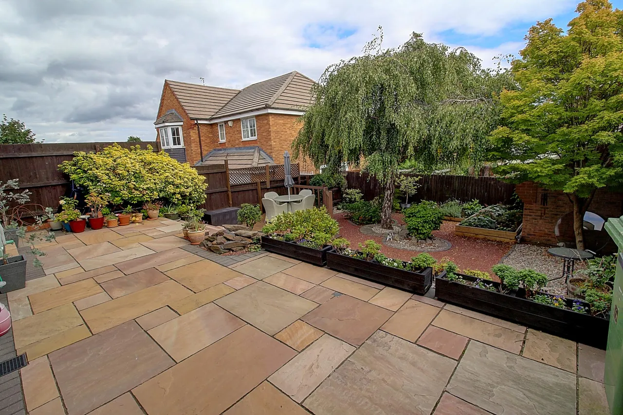 Coombe Drive, Nuneaton, CV10, photo 26