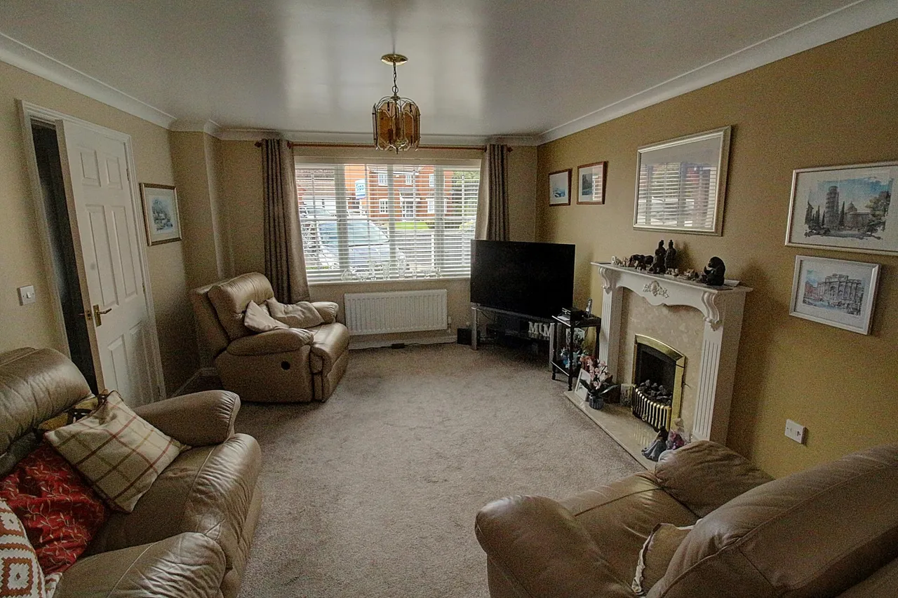 Coombe Drive, Nuneaton, CV10, photo 6