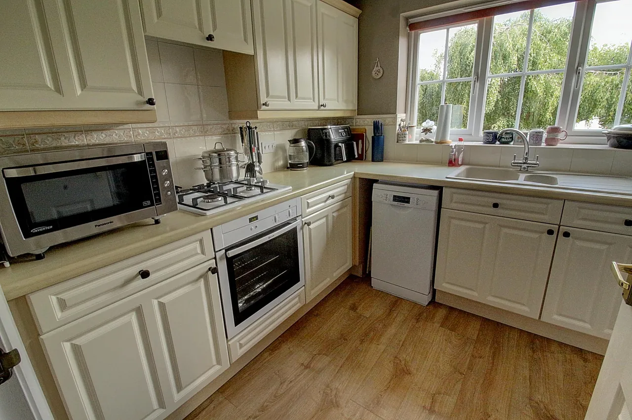 Coombe Drive, Nuneaton, CV10, photo 11