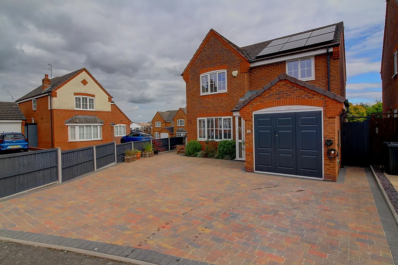 Coombe Drive, Nuneaton, CV10, photo 31