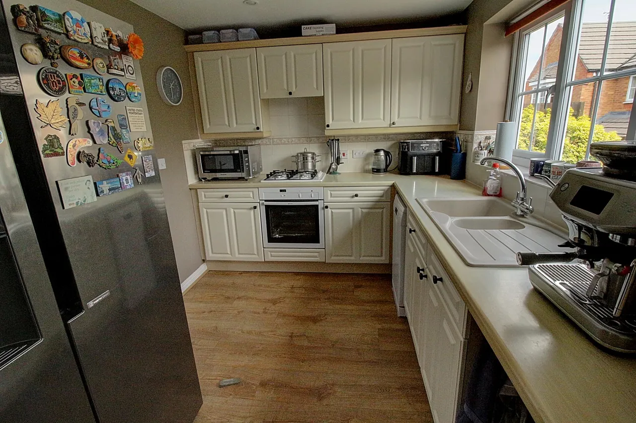 Coombe Drive, Nuneaton, CV10, photo 12