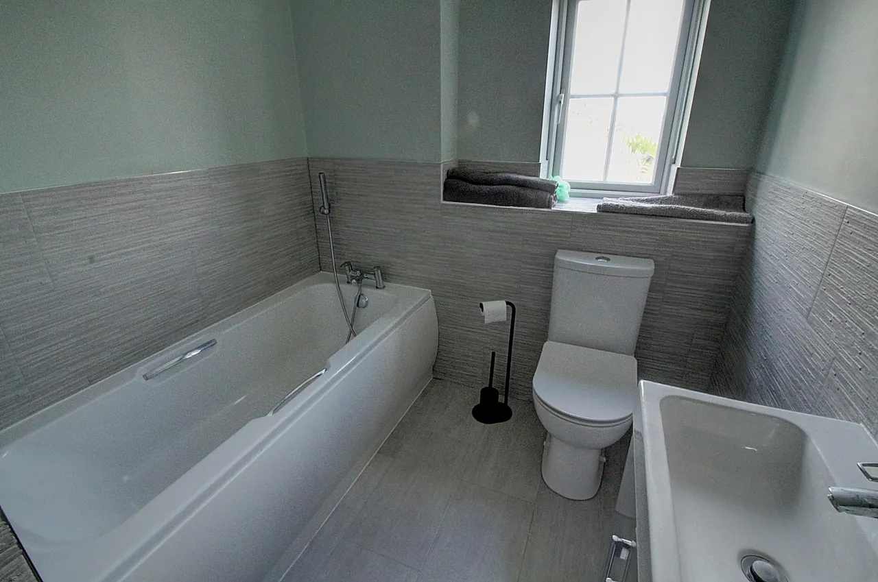 Coombe Drive, Nuneaton, CV10, photo 23
